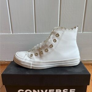 CONVERSE CHUCK TAYLOR ALL STAR HI - WOMENS size 7